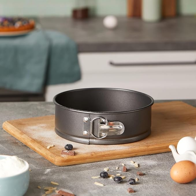 Kitchen Craft Master Class Non-Stick 20cm/8" Springform Round Cake Pan Tin KCMCHB19 | Spring-loaded mechanism ensures effortless bakes release, with reliable everyday performance for commercial kitchens.