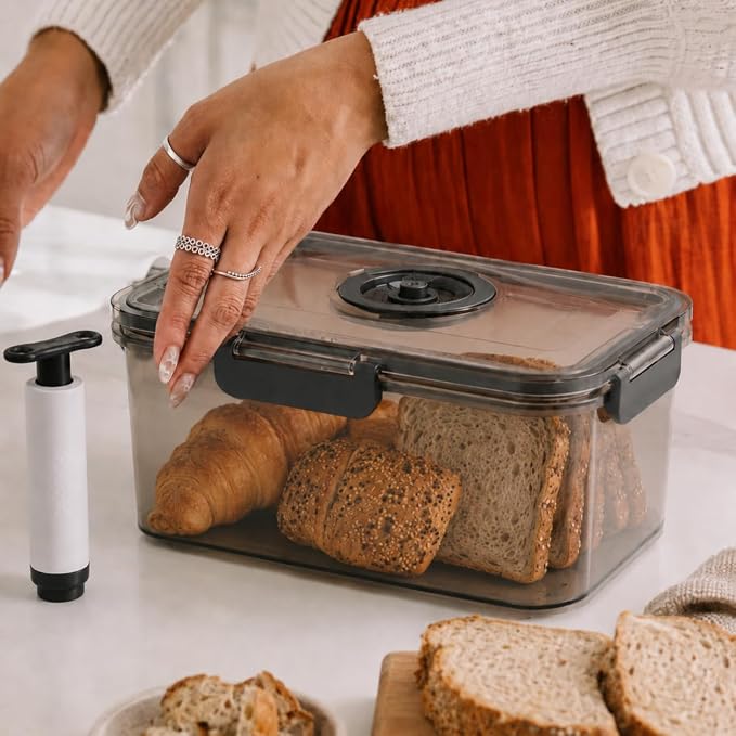 Airtight Bread Box, Kitchen Storage Container, Small 2.5L | Clear BPA-free plastic, manual air pump, date dial, silicone seal and drain tray; for small loaves, bagels and pastries