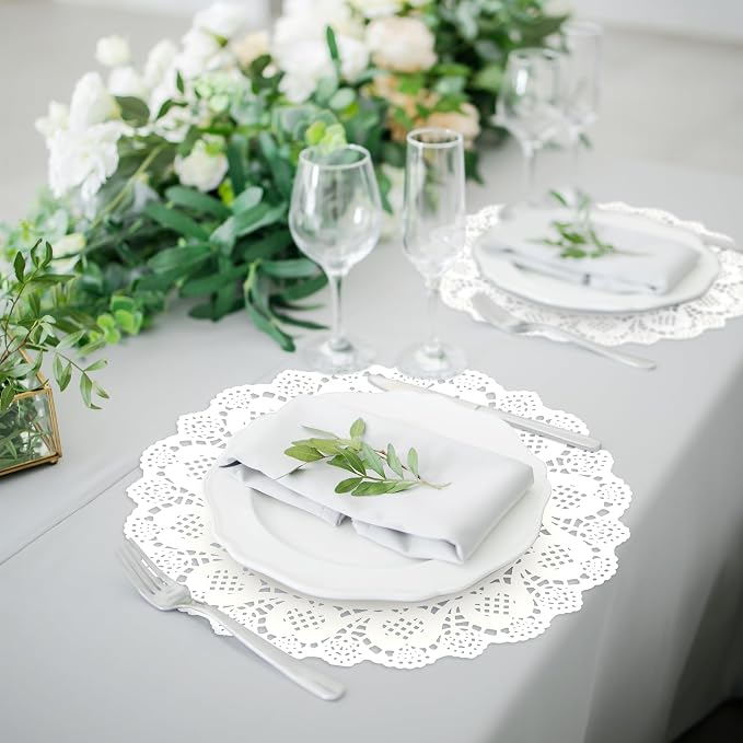 MCEAST 100 Pack Round White Paper Doilies 13.5 Inches Lace Paper Place Mats Rustic Scallop Doily Disposable Paper Table Pads for Food Cakes Crafts Party Weddings Tableware Decor