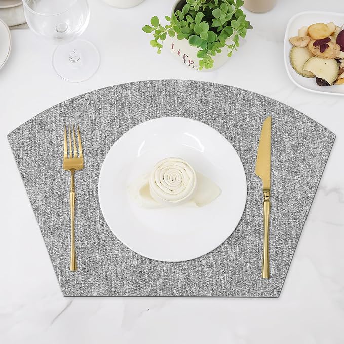 Homaxy Wedge Faux Leather Placemats for Round Table, Set of 4, Light Grey | Waterproof Wipeable Washable Table Mats, Easy to Clean Anti-Slip Place Mats, 11.8" x 17"