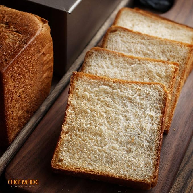 CHEFMADE Pullman Loaf Pan with Lid, 1Lb Dough Capacity Non-Stick Rectangle Flat Toast Box for Oven Baking 4" x 7.7"x 4.3"(Champagne Gold)