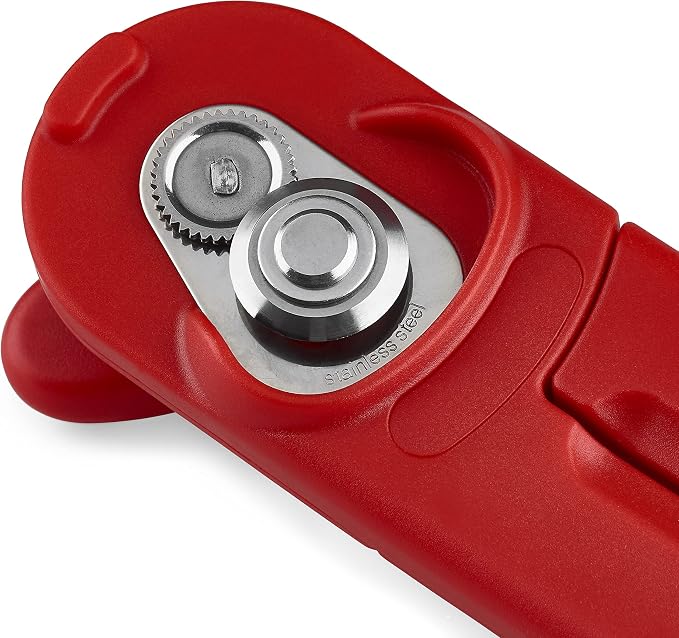 Zyliss MagiCan Manual Can Opener with Lid Release - Heavy Duty Can Opener Kitchen Gadgets - Home Manual Tin Open - Easy to Use Hand Held - Effortlessly Open Cans - Compact Design - Red