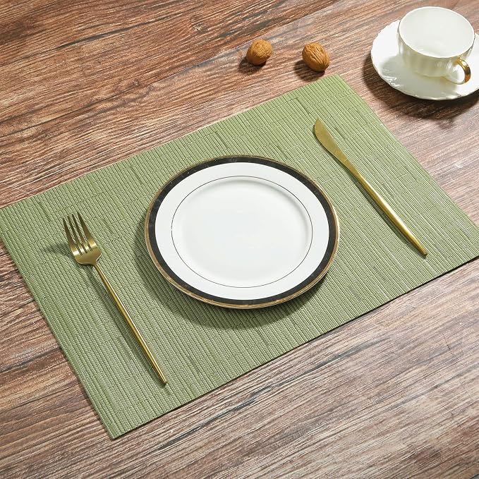 SHACOS Placemats Set of 8 Woven Vinyl Place Mats for Dining Table Wipe Clean Heat Resistant Washable Kitchen Table Mats (8, Olive Green)