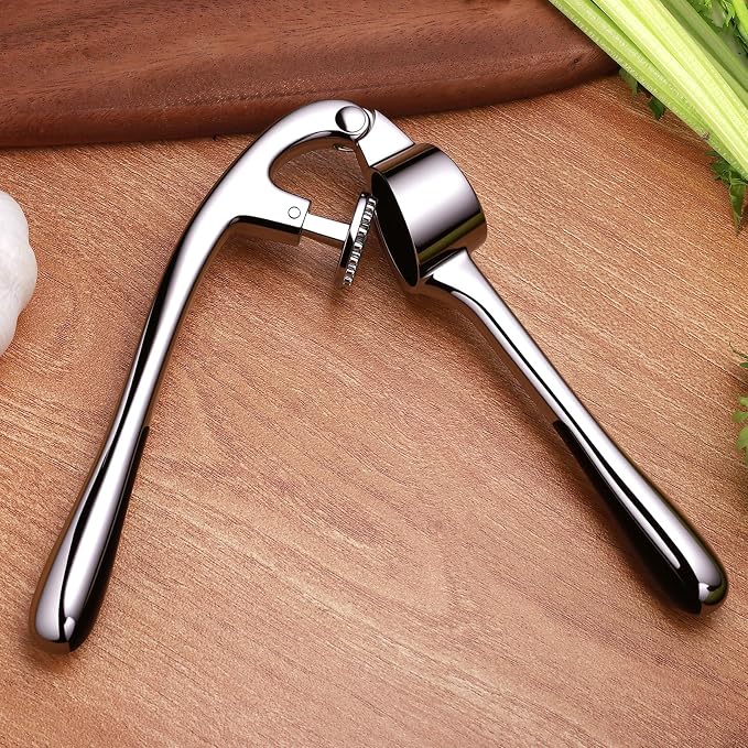 Kitchen Garlic Press, Rust Proof & Dishwasher Safe Garlic Mincer, Durable Garlic Crusher, Easy to Clean and Squeeze, Chrome