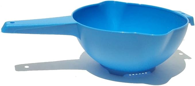Tupperware 2 Quart Colander Strainer with Handle in Blue