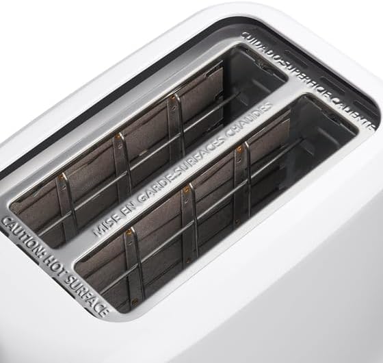 M'ainStay 2-Pocket Toaster, Arctic White, 6 Shade Settings, Self-Centering Guides, Removable Crumb Tray