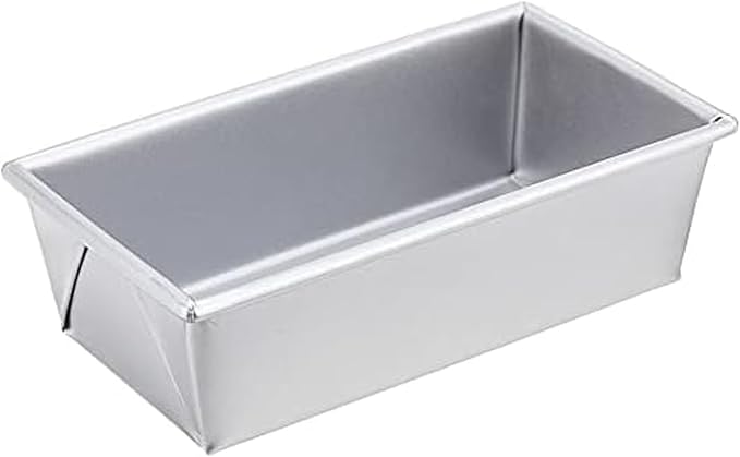Chicago Metallic Commercial II 1-Pound Loaf Pan, Heavy-Weight Aluminized Steel, Professional Bread Baking Pan with Wire Reinforcement