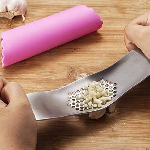 Garlic Press Stainless Steel Garlic Rocker with Silicone Peeler | 304 Stainless Steel Mincer Food Grade Silicone Peeler Garlics , Color Random Peeler