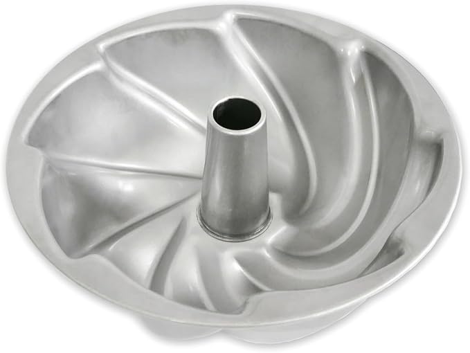 USA Pan Global Swirl Tube Cake Pan