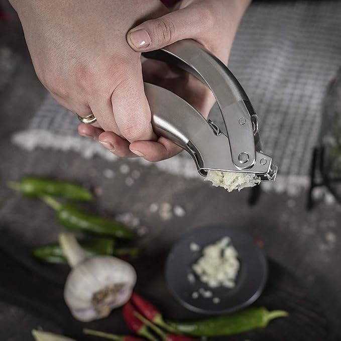 No Peeling Required Garlic Press Stainless Steel with Detachable Handle for Fine Mincing - Premium Garlic Mincer Tool, Rust-Proof, Easy to Clean, Dishwasher Safe Garlic Crusher with 5-Year Warranty