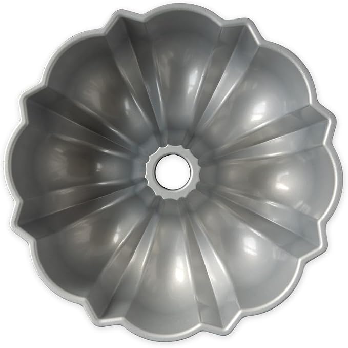 Nordic Ware Original Bundt, 12-Cup, Graphite
