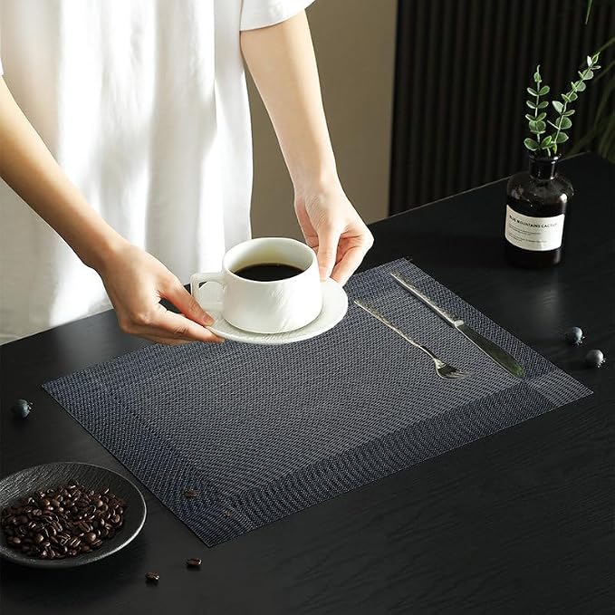 Vinyl Placemats Heat-Resistant Table Mats Washable Easy Clean Plastic Placemat for Kitchen Dining Table Set of 6 Indoor Outdoor (Solid Black)
