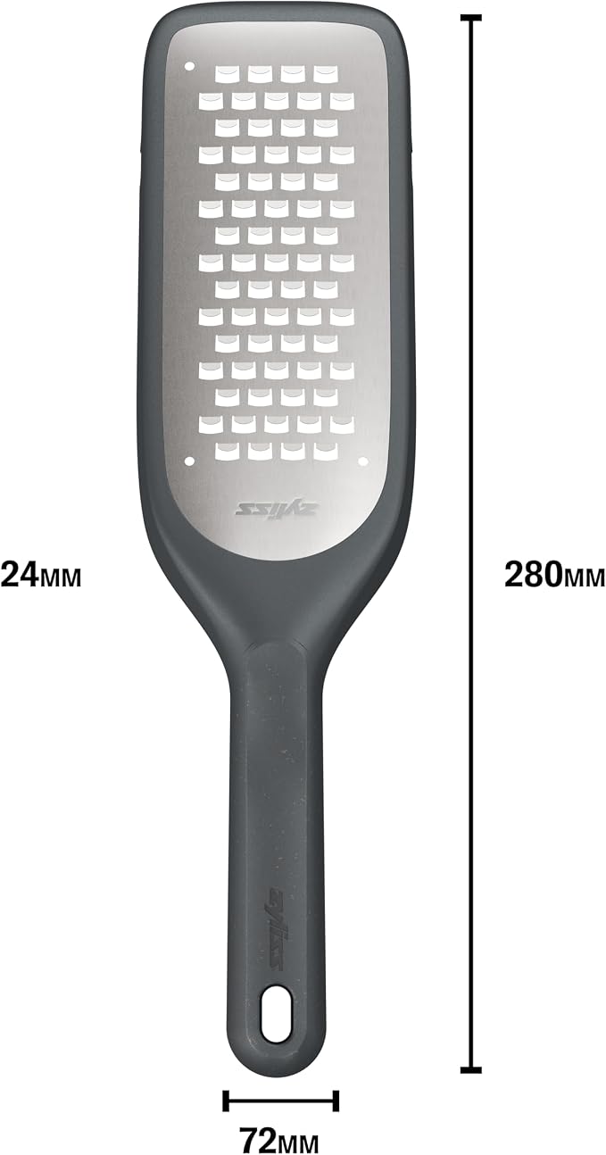Zyliss Coarse Grater – Handheld Cheese & Vegetable Grater with Stainless Steel Blade & Wheat Straw Handle – Ideal for Hard Cheese, Carrots, Apples & More – Includes Protective Cover Doubles as Scraper