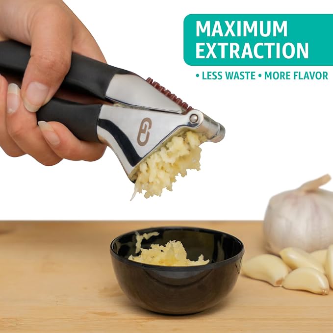 Garlic Press Set – Heavy Duty Garlic Crusher & Mincer | No Peel Required | Easy Squeeze & Clean | Ergonomic Handle | Ginger Press – Silicone Peeler & Cleaning Brush | Large Chamber Kitchen Tool