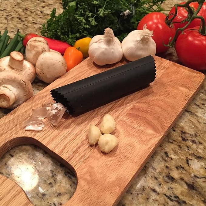 2 Set Peeler Silicone Easy Roll Tube Useful Garlic Odorfree Kitchen Tool (Red,Black)