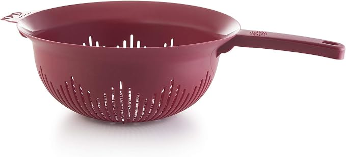 YBM Home 9.75 Inch Deep Plastic Strainer Colander with Long Handle – Made of Food Safe BPA-Free Plastic - Use for Pasta, Noodles, Spaghetti, Vegetables and More (1, Red)