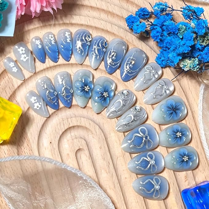 24Pcs Blue Flower Press On Nails Short Almond Fake Nails with Silver Bow & Pearl Designs 3D Flower Acrylic Nails Gradient Blue Full Cover Glue On Nails Reusable Summer Beach False Nail for Women Girls