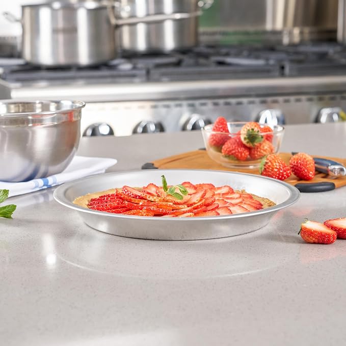 Restaurantware Aluminum Pie Pan 12 Count 10 Inch Round 1.25 Inch Deep Oven-Friendly Pie Tin, Lightweight Baking Pan, Silver Plate for Quiche, Fruit Pies, Home And Commercial Kitchens