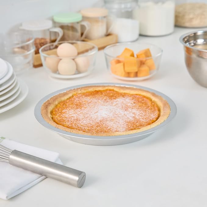 Restaurantware Aluminum Pie Pan 72 Count 9 Inch Round 1.25 Inch Deep Oven-Friendly Pie Tin, Lightweight Baking Pan, Silver Plate for Quiche, Fruit Pies, Home And Commercial Kitchens