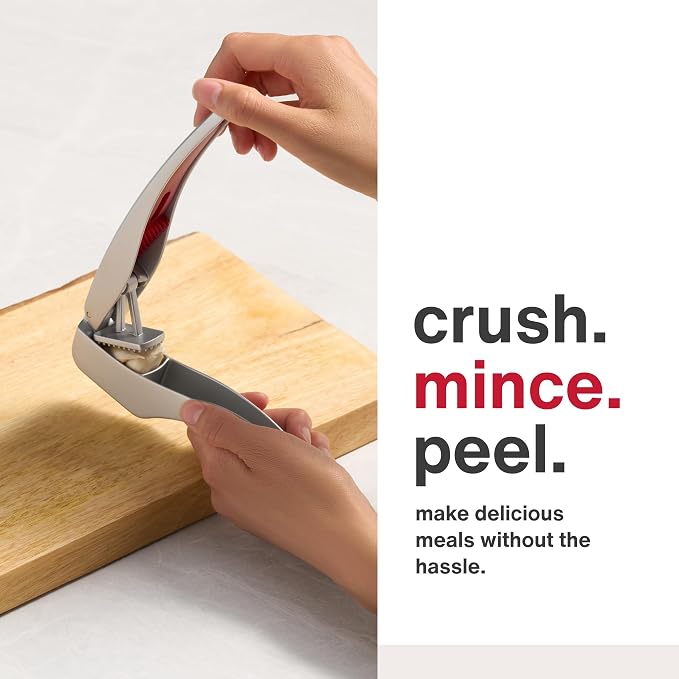Zyliss Susi 3 Garlic Press - Garlic and Ginger Mincer - Built-In Cleaner - Garlic Crusher, Mincer and Peeler - Dishwasher Safe - Cast Aluminum