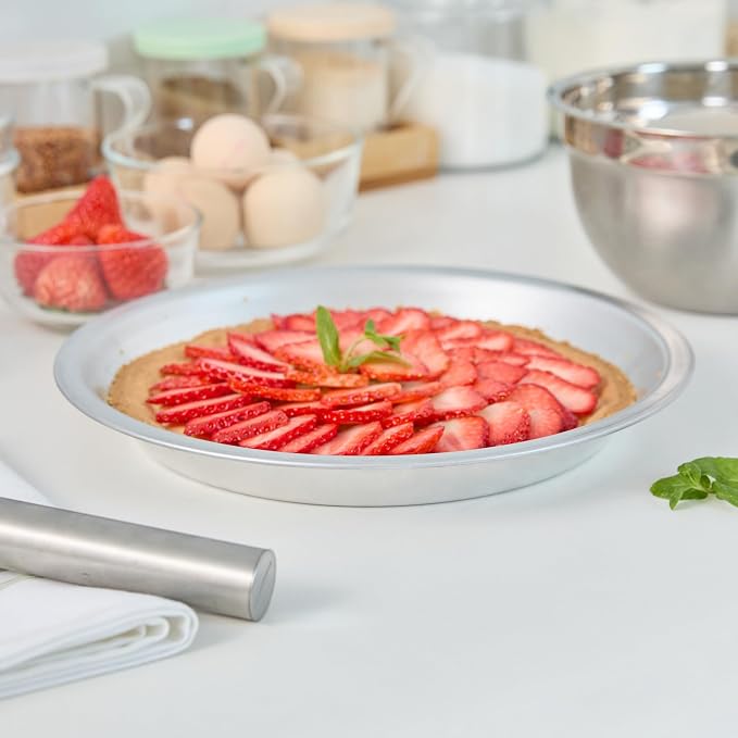 Restaurantware Aluminum Pie Pan 12 Count 10 Inch Round 1.25 Inch Deep Oven-Friendly Pie Tin, Lightweight Baking Pan, Silver Plate for Quiche, Fruit Pies, Home And Commercial Kitchens
