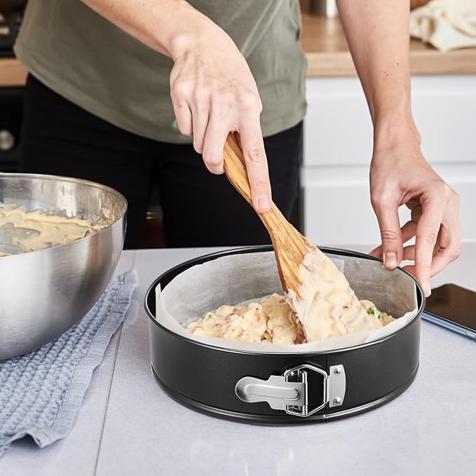 Funnymoom 4 Pcs 10 Inch Non Stick Springform Pan with Removable Bottom Carbon Steel Round Springform Cheesecake Pan with Stainless Steel Spring Buckles for Baking Kitchens Restaurant(Black)