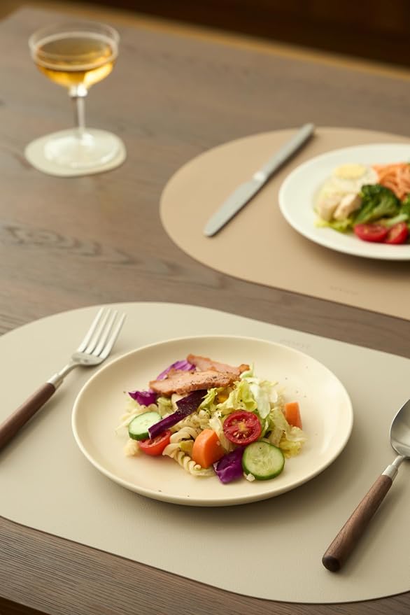 Beige Mixed Oval Silicone Placemats Set of 4 – Heat Resistant, Waterproof, Easy to Clean Non-Slip Modern Dining Table Mats – Premium Leather Textured Japandi Kitchen Decor