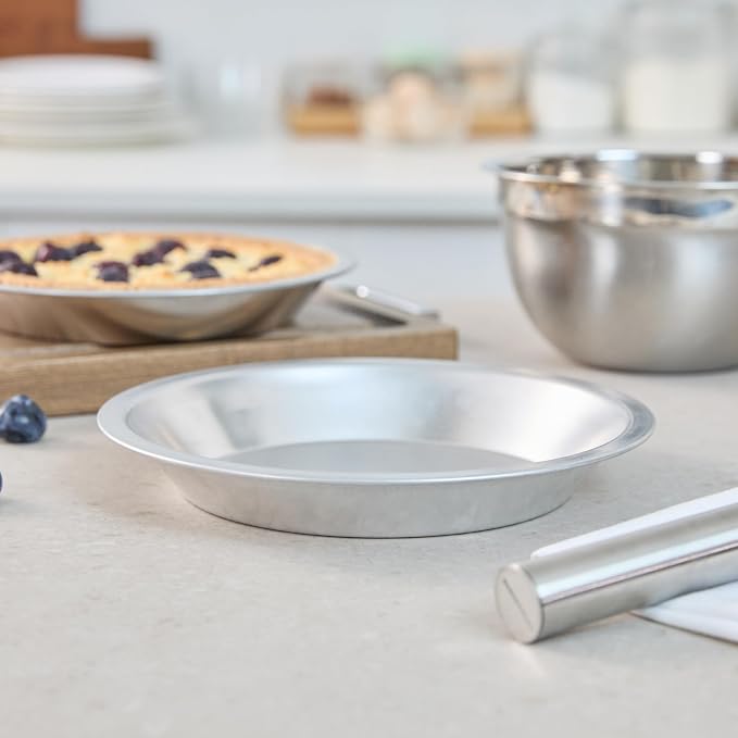 Restaurantware Aluminum Pie Pan 72 Count 8 Inch Round 1.25 Inch Deep Oven-Friendly Pie Tin, Lightweight Baking Pan, Silver Plate for Quiche, Fruit Pies, Home And Commercial Kitchens