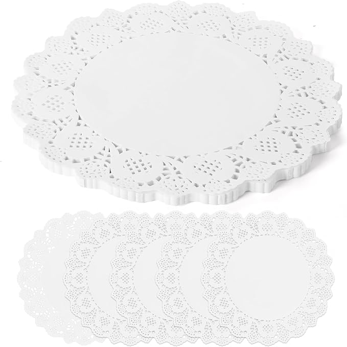 100 Pack 13.5 Inch Round White Paper Doilies, Disposable Lace Placemat | Rustic Scallop Doily Table Pads, Heavy-Duty Paper Place Mats for Cakes, Crafts, Parties, Weddings, Buffet, Home Decor