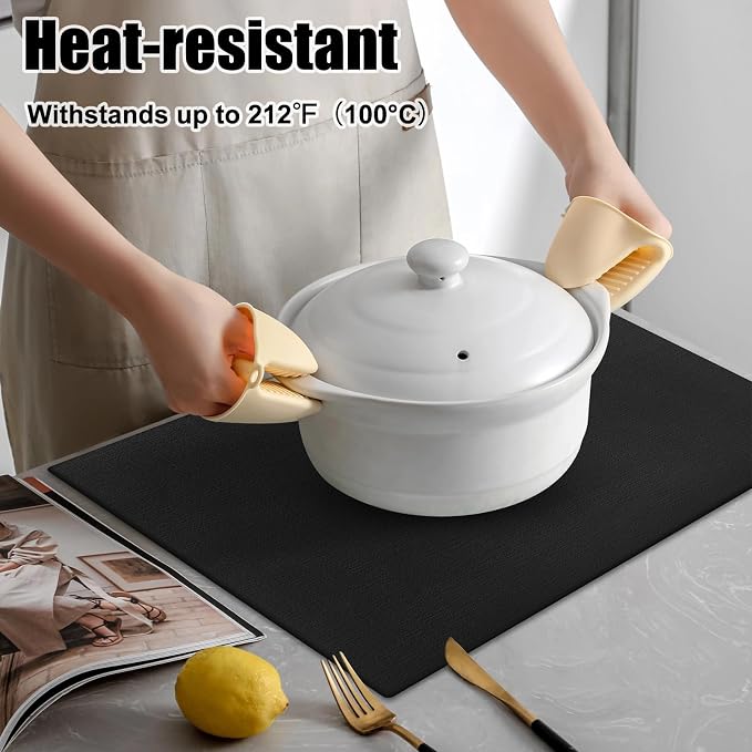 Homaxy PU Faux Leather Placemats for Dining Table, Set of 4, Black | Waterproof Wipeable Washable Table Mats, Easy to Clean Anti-Slip Place Mats, 11.8" x 17"