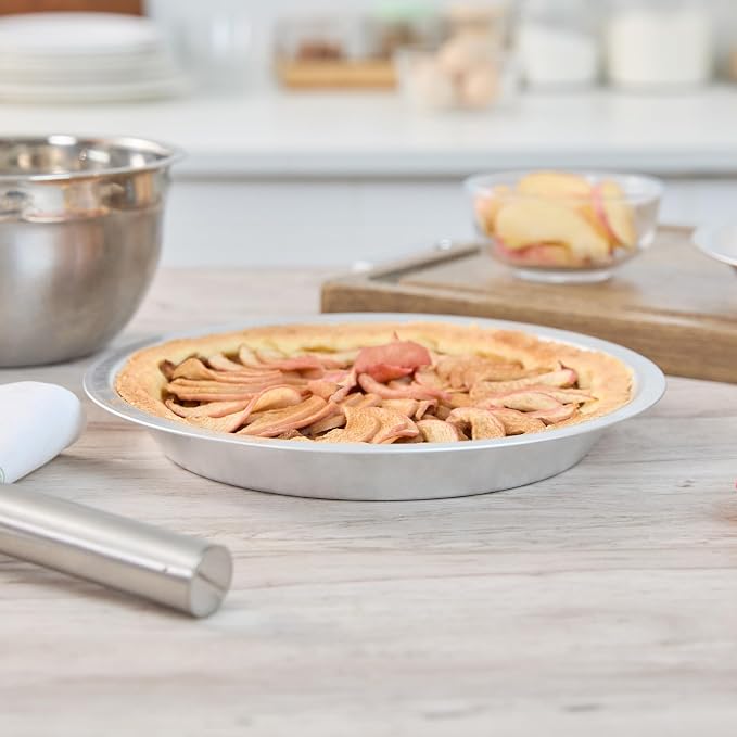 Restaurantware Aluminum Pie Pan 72 Count 10 Inch Round 1.25 Inch Deep Oven-Friendly Pie Tin, Lightweight Baking Pan, Silver Plate for Quiche, Fruit Pies, Home And Commercial Kitchens
