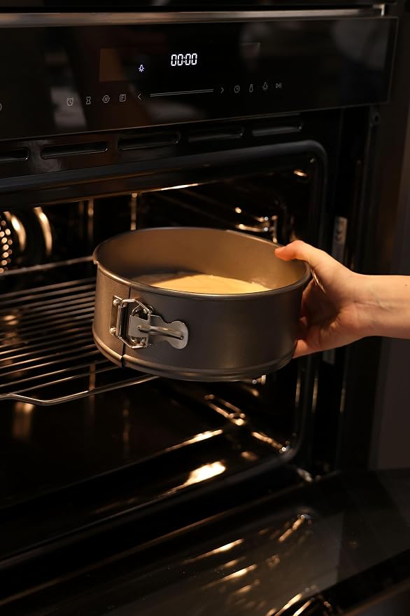 Zyliss Springform Cake Pan - Easy-Release Design for Cheesecakes, Tortes & Layered Desserts - ILAG Nonstick Coating for Quick Clean Removal - 8 Inch