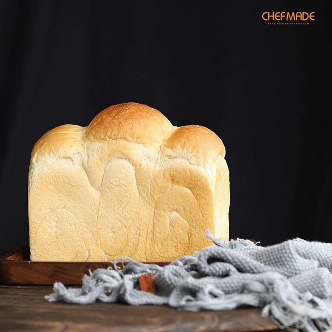 CHEFMADE Pullman Loaf Pan with Lid, 1Lb Dough Capacity Non-Stick Rectangle Flat Toast Box for Oven Baking 4" x 7.7"x 4.3"(Champagne Gold)