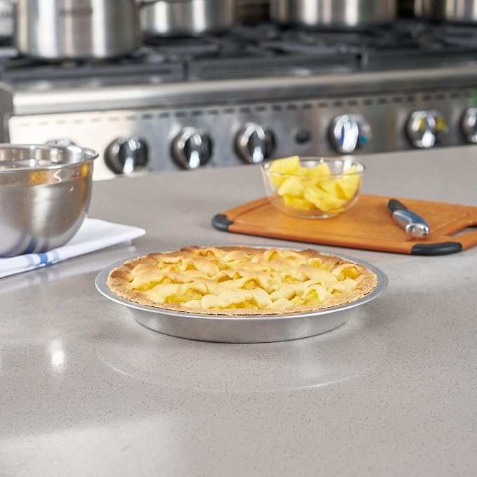 Restaurantware Aluminum Pie Pan 72 Count 9 Inch Round 1.25 Inch Deep Oven-Friendly Pie Tin, Lightweight Baking Pan, Silver Plate for Quiche, Fruit Pies, Home And Commercial Kitchens