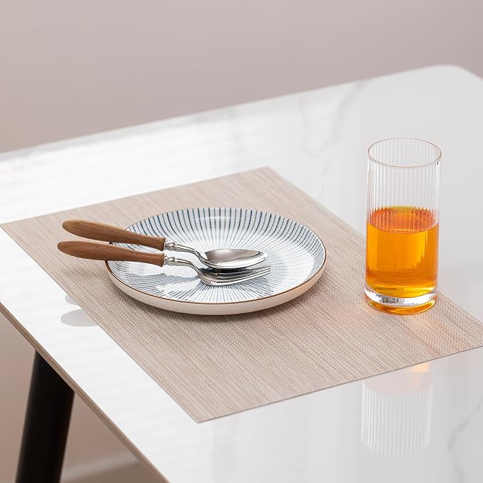 LEXMORE Placemats Set of 6 Vinyl/Plastic Woven Place Mats for Kitchen Table Indoor/Outdoor Washable Placemat Wipeable Dining Table Mats(Beige)