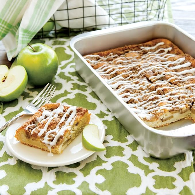 Nordic Ware Classic Metal 9x13 Covered Cake Pan