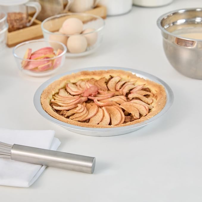 Restaurantware Aluminum Pie Pan 72 Count 10 Inch Round 1.25 Inch Deep Oven-Friendly Pie Tin, Lightweight Baking Pan, Silver Plate for Quiche, Fruit Pies, Home And Commercial Kitchens
