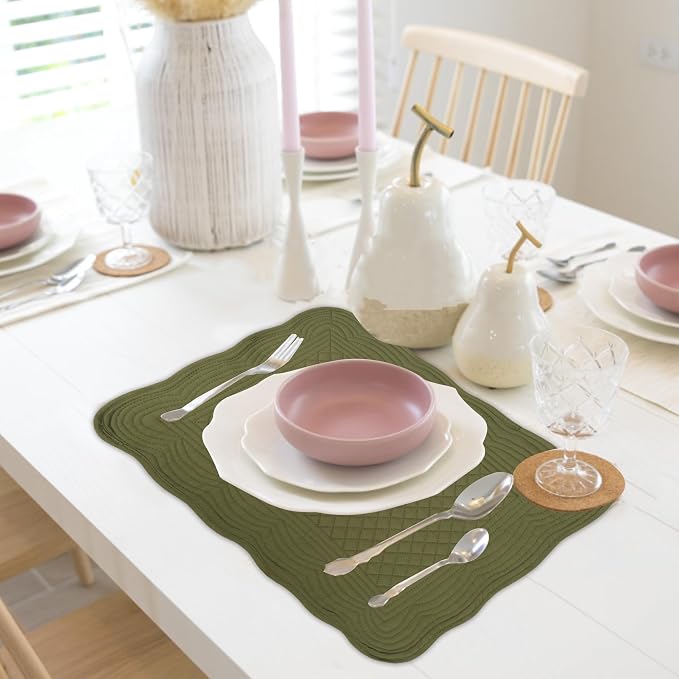 Quilted Placemats Set of 4 18"X13" Cotton Placemats Washable Cloth Table Mats for Kitchen Table (Green)