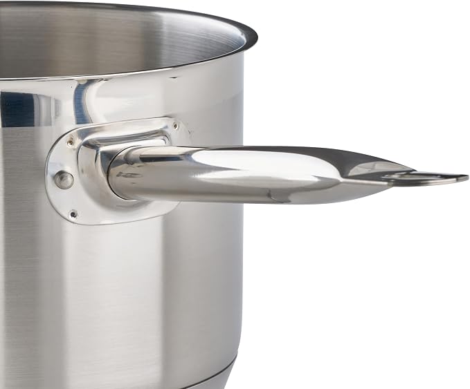 Winco 4 1/2 qt Heavy-Duty 4.5 qt Stainless Steel Sauce Pan with Cover | Even heat distribution, Secure riveted handle, Great for Cooking, Food Preparation and Restaurant Kitchens