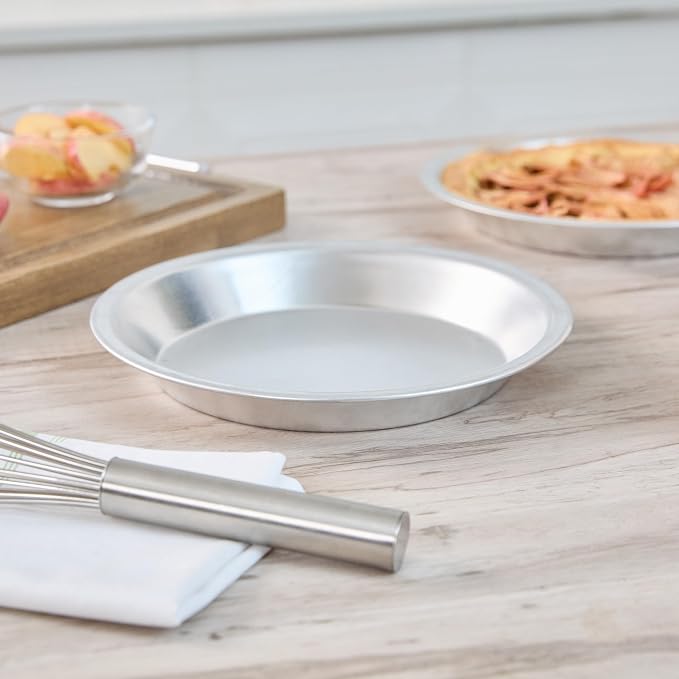 Restaurantware Aluminum Pie Pan 72 Count 10 Inch Round 1.25 Inch Deep Oven-Friendly Pie Tin, Lightweight Baking Pan, Silver Plate for Quiche, Fruit Pies, Home And Commercial Kitchens