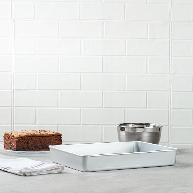 Restaurantware-Met Lux 13 x 9 x 2 Inch Straight-Sided Baking Tins, 12 Rectangular Cake Pans - Oven-Ready, Freezable, Anodized Aluminum Baking Sheet Cake Pans, Greaseproof, For Birthday Cakes