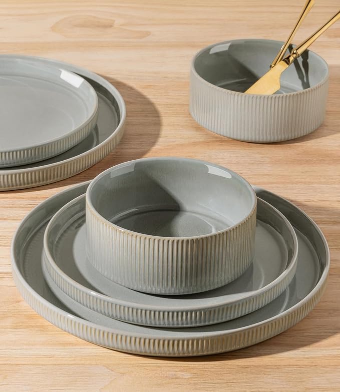 Ceramic Dinnerware Set for 6, 18-Piece Plates and Bowls Set | Lightweight Porcelain Dish Set, Scratch Resistant, Oven & Microwave & Dishwasher Safe, Desert Sage
