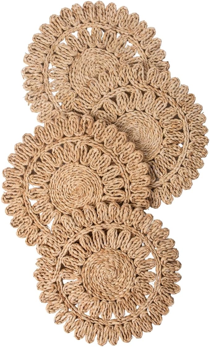15" Set of 4 Round Woven Corn Husk Placemats by Laquedecraft | Protects Tables from Heat & Scratches, Perfect for Everyday Dining, Family Gatherings and Holiday Entertaining