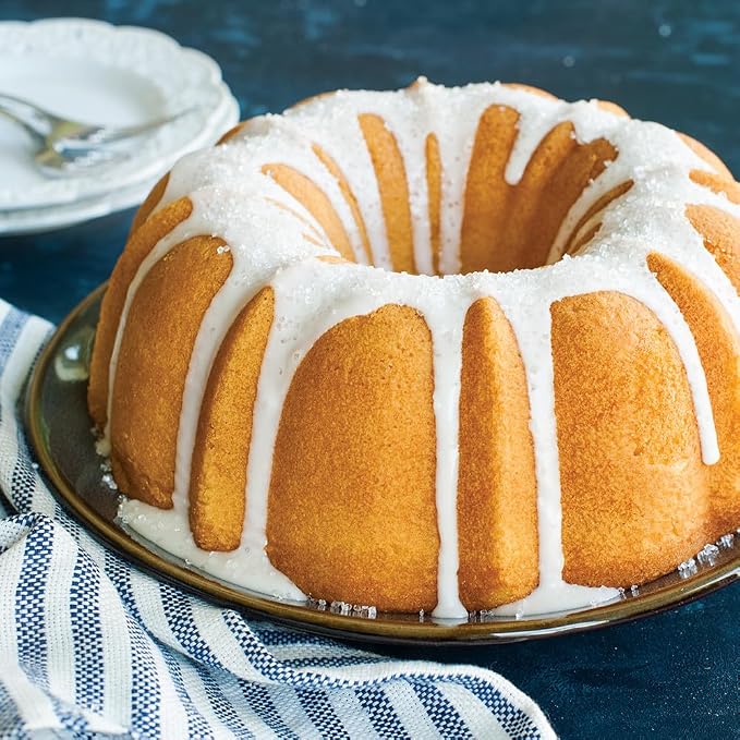 Nordic Ware Formed Treat Bundt Pan, 12-Cup, Silver