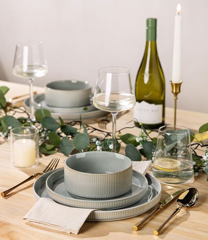 Ceramic Dinnerware Set for 6, 18-Piece Plates and Bowls Set | Lightweight Porcelain Dish Set, Scratch Resistant, Oven & Microwave & Dishwasher Safe, Desert Sage