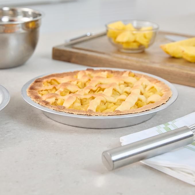Restaurantware Aluminum Pie Pan 72 Count 9 Inch Round 1.25 Inch Deep Oven-Friendly Pie Tin, Lightweight Baking Pan, Silver Plate for Quiche, Fruit Pies, Home And Commercial Kitchens
