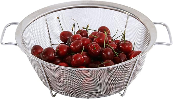 AJIODA Stainless Steel Mesh Colander Strainer Basket, 2.5 Quart Fine Mesh Net Colander with Heavy Duty Handles & Wide Rim & Resting Feet for Strain, Drain, Rinse, Fry, Steam or Cook Vegetables & Pasta