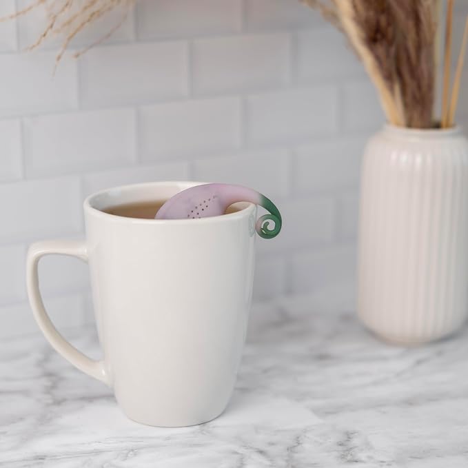 Pund'it Chamomileon Tea Infuser, Cute Color Changing Loose Leaf Tea Steeper | Fun Chameleon Tea Steeper Changes Color While Steeping | Reusable, Dishwasher Safe, Food Safe Tea Accessory | Hangs On Mug