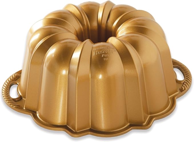Nordic Ware Anniversary Bundt, 15 Cups, Gold