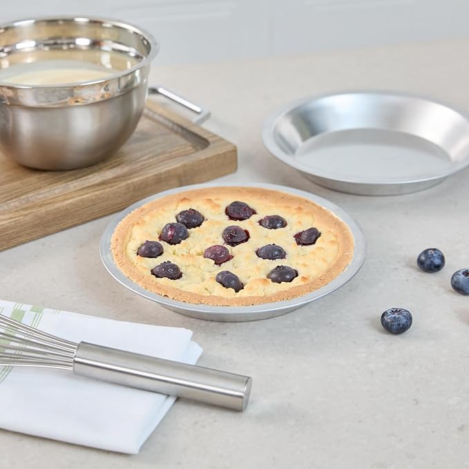 Restaurantware Aluminum Pie Pan 72 Count 8 Inch Round 1.25 Inch Deep Oven-Friendly Pie Tin, Lightweight Baking Pan, Silver Plate for Quiche, Fruit Pies, Home And Commercial Kitchens